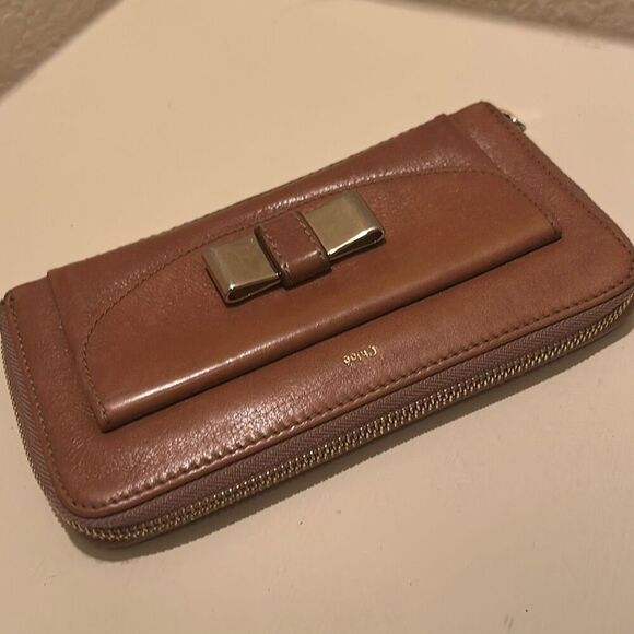 Chloe Metal Ribbon Zip Around Long Wallet Brown Leather Luxury Preppy Old Money - Picture 16 of 16